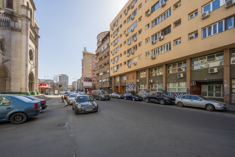 Calea Victoriei, Serban Voda, Sala Palatului