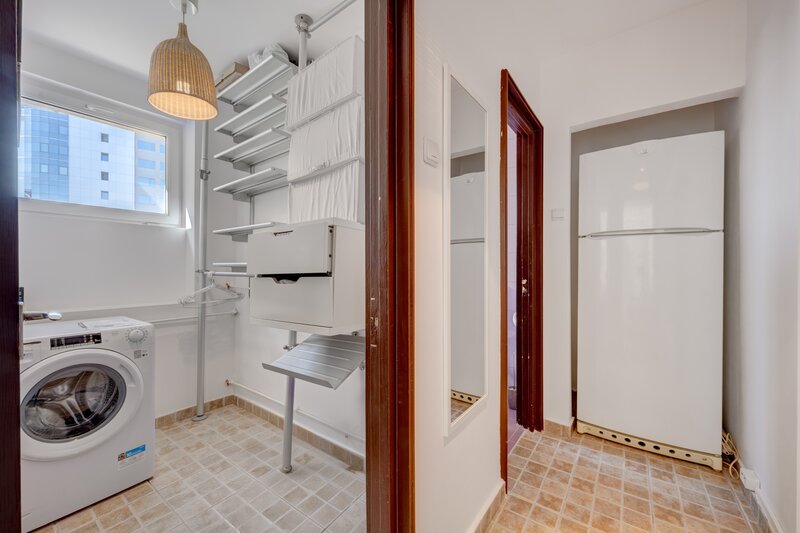 Calea Victoriei, Serban Voda, Sala Palatului