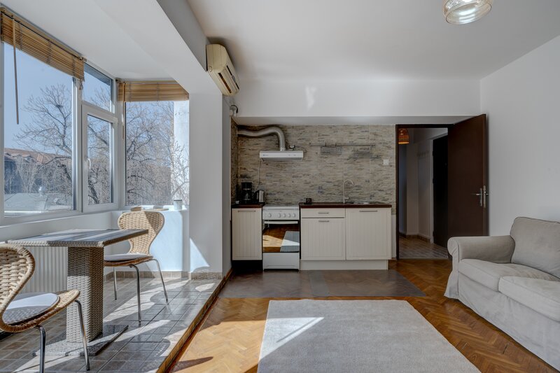 Calea Victoriei, Serban Voda, Sala Palatului