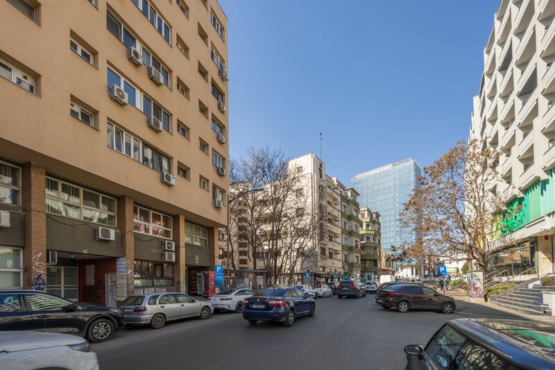 Calea Victoriei, Serban Voda, Sala Palatului