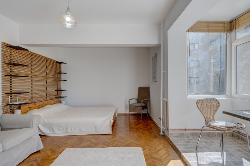 Calea Victoriei, Serban Voda, Sala Palatului